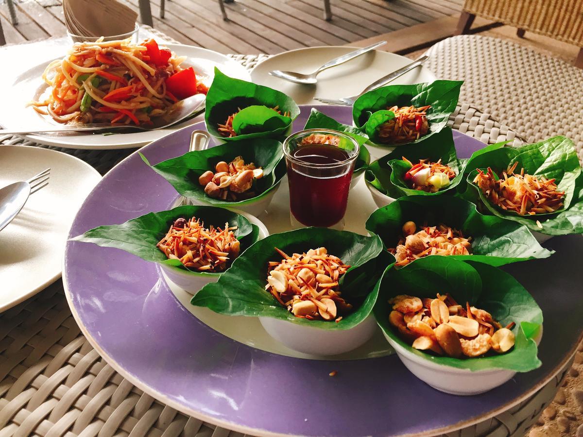 Hotel Baan Chumphon Pathio Exterior foto